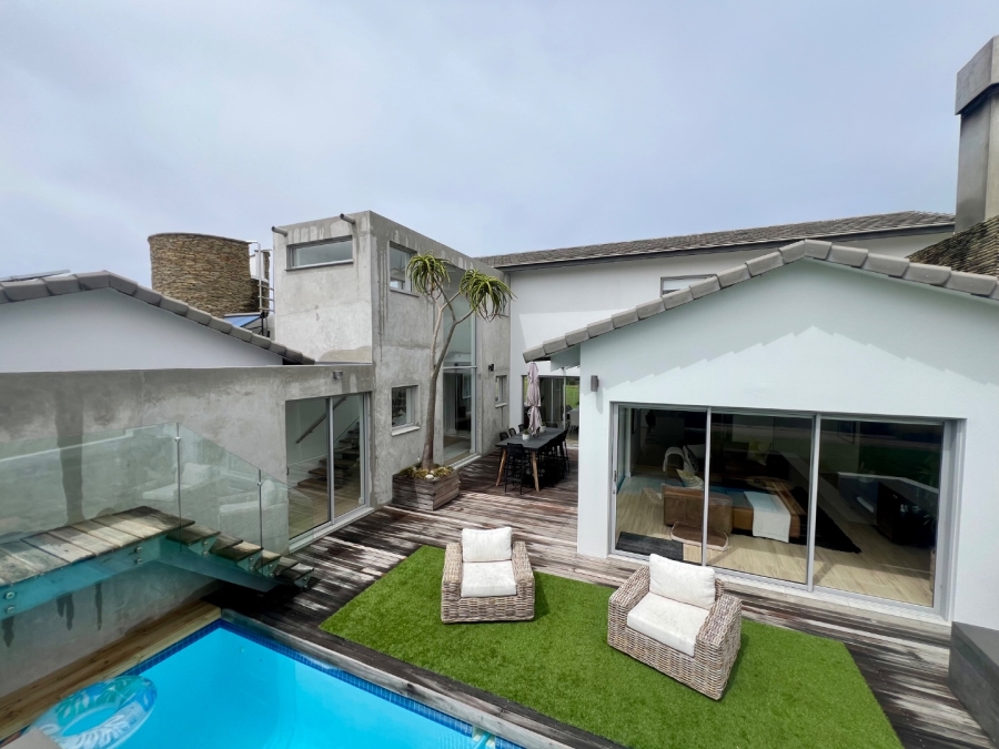 5 Bedroom Property for Sale in Oubaai Western Cape